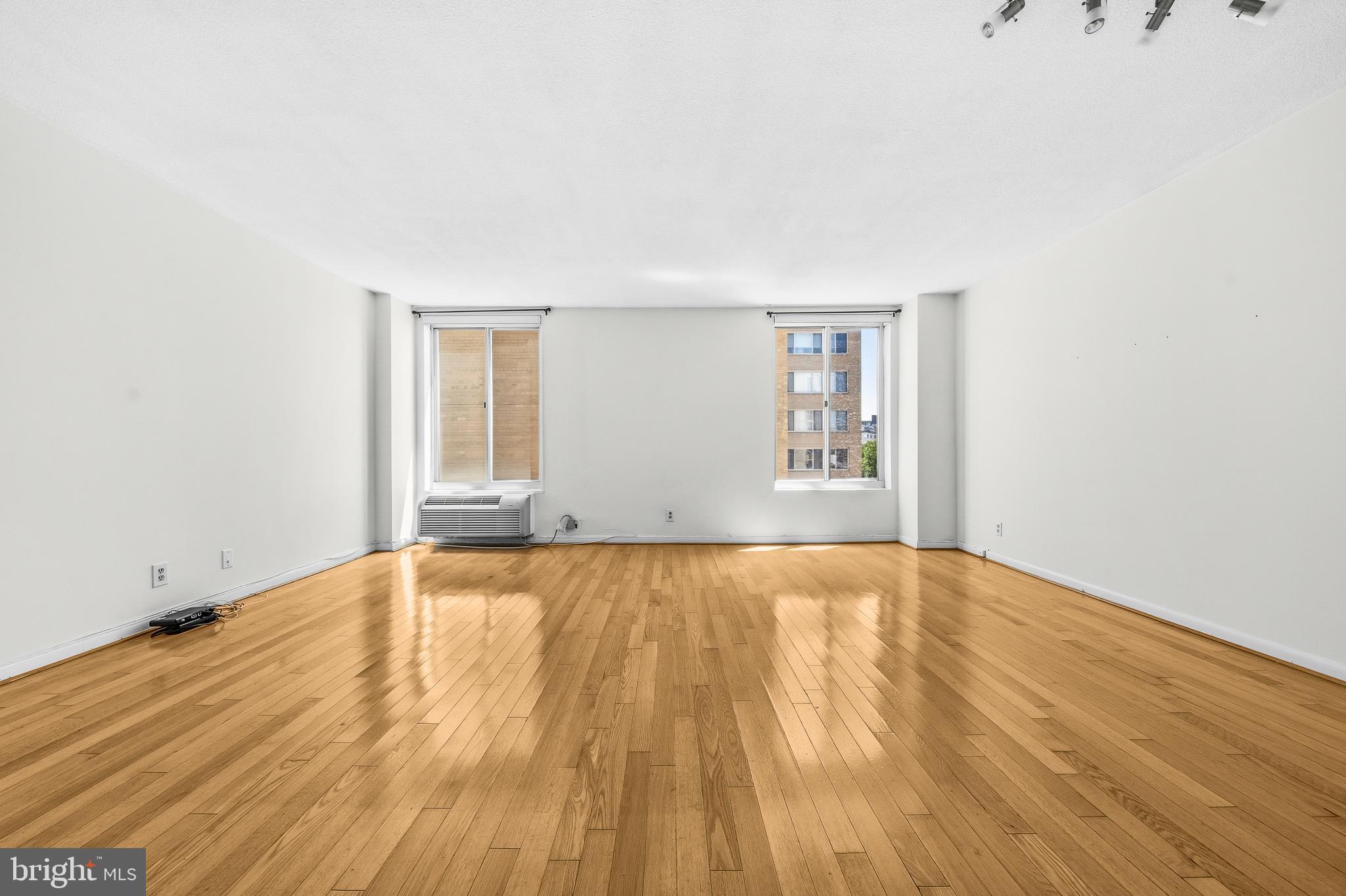 1800 R Street Northwest, Unit 604 Washington, DC 20009 - Photo 2 of 16