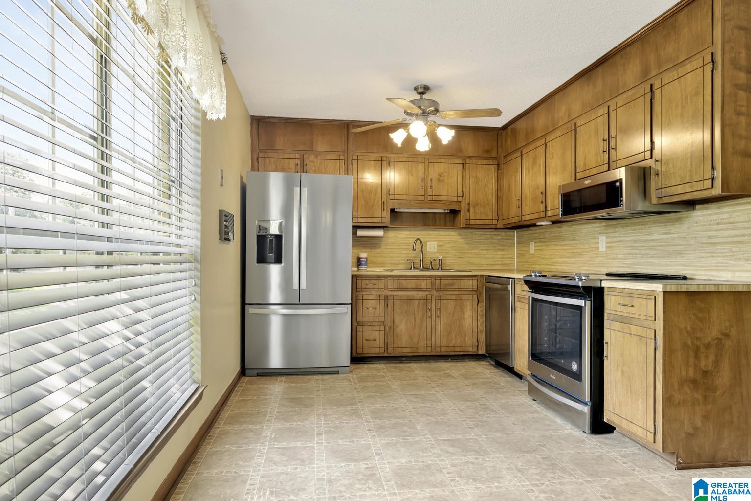 625 Greenbriar Road Fairfield, AL 35064 - Photo 10 of 21