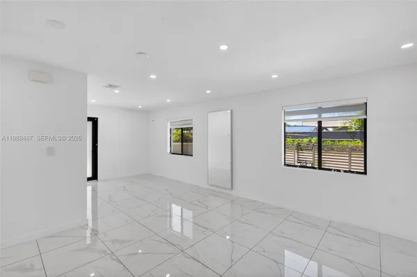 $3,650 | 2490 Northwest 44th Street, Unit 2490, Miami, FL 33142