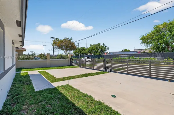 $3,650 | 2490 Northwest 44th Street, Unit 2490, Miami, FL 33142