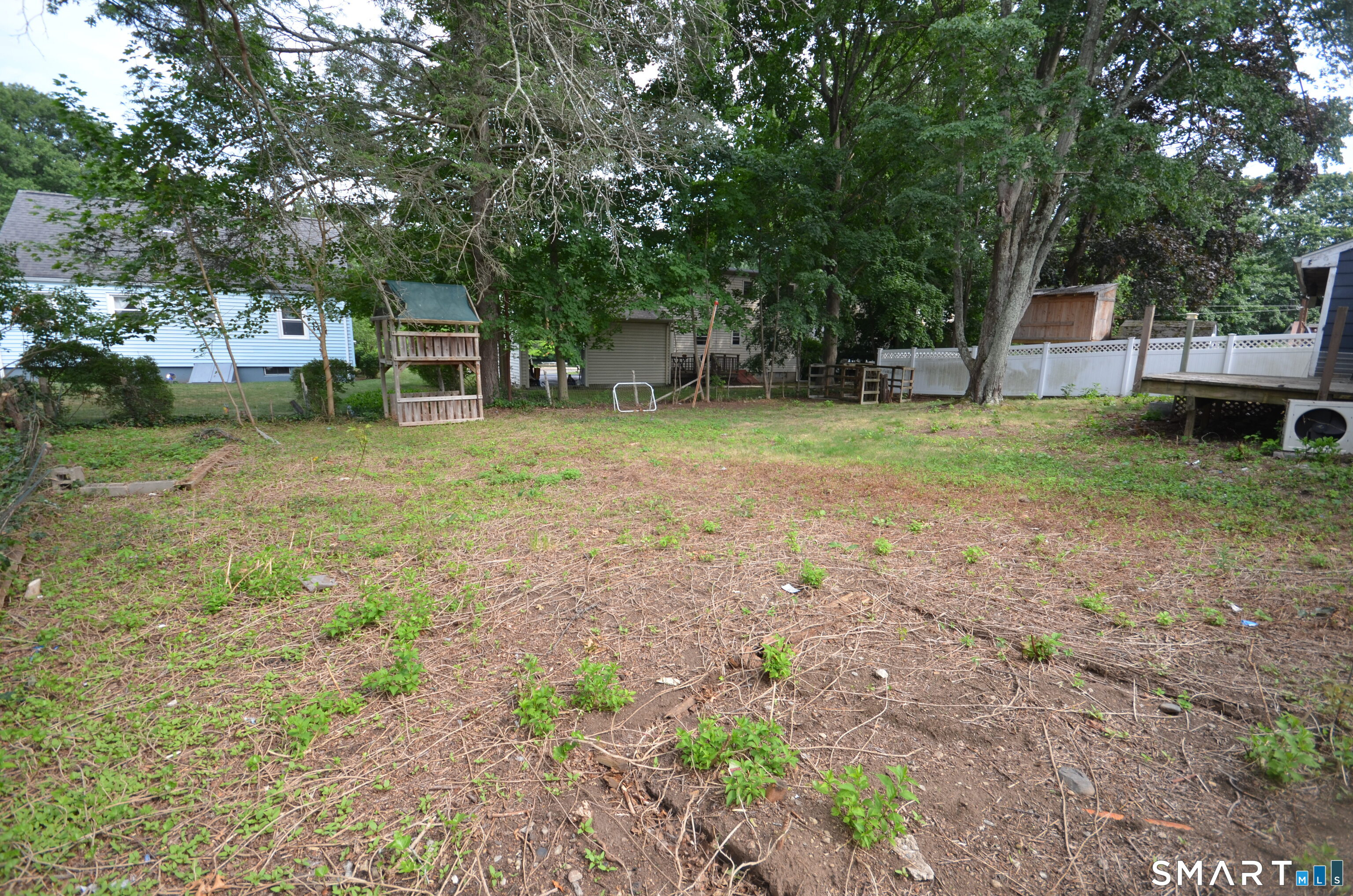 190 Sasapequan Road Fairfield, CT 06824 - Photo 7 of 29