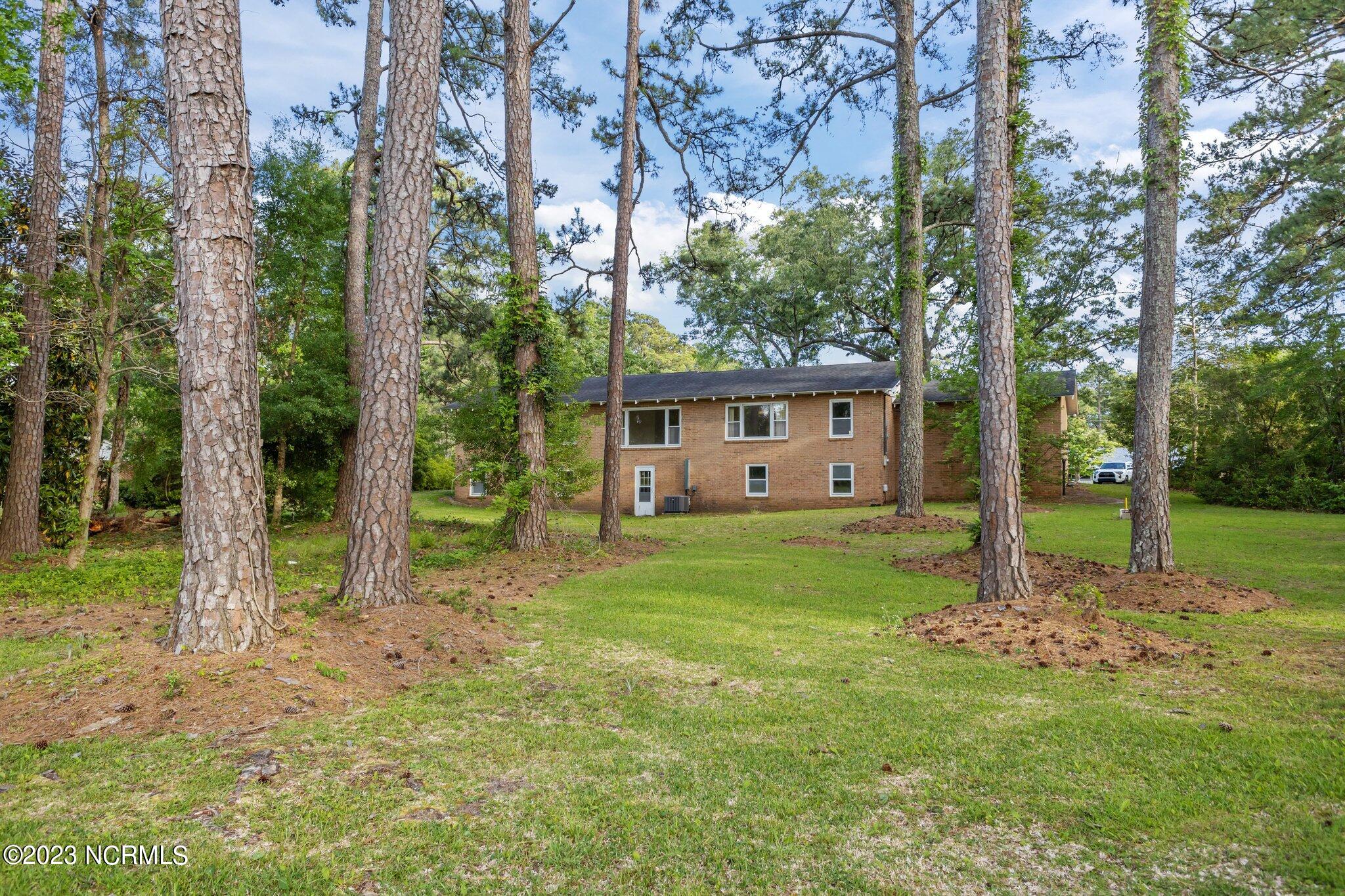3316 Country Club Road Morehead City, NC 28557 - Photo 10 of 50 10-web-or-mls-_S3A0557