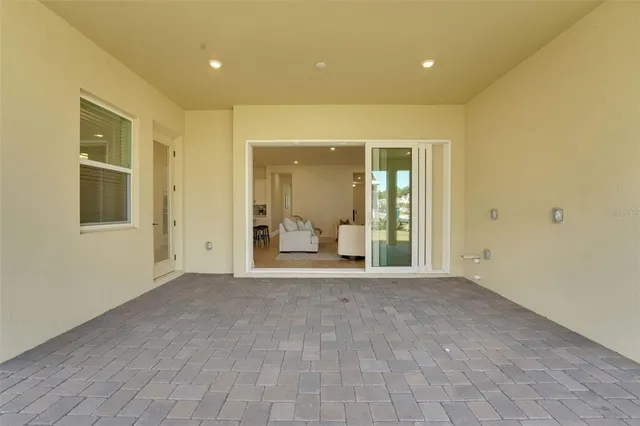 a view of livingroom with furniture