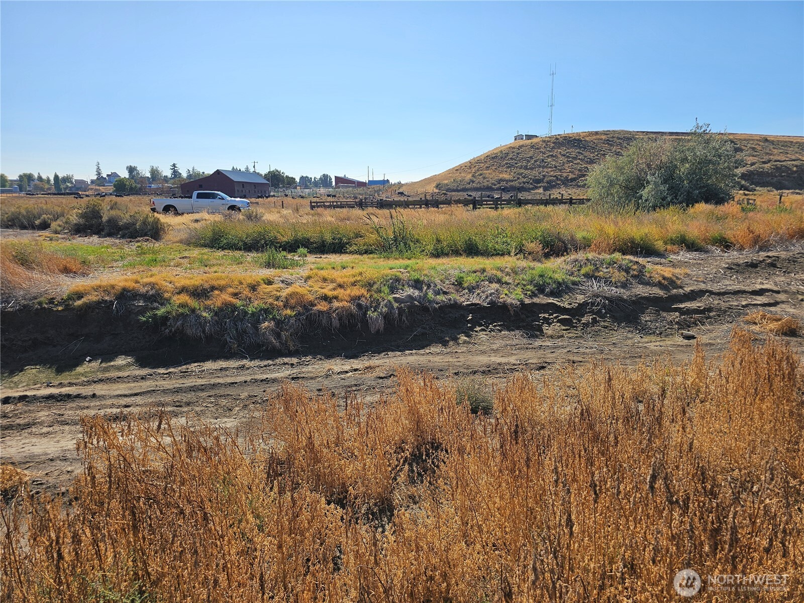 7 Ash Avenue Ritzville, WA 99169 - Photo 4 of 11 a view of a lake with a mountain in the background