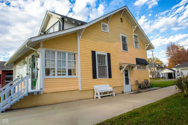 $234,900 | 512 South State Street, North Vernon, IN 47265