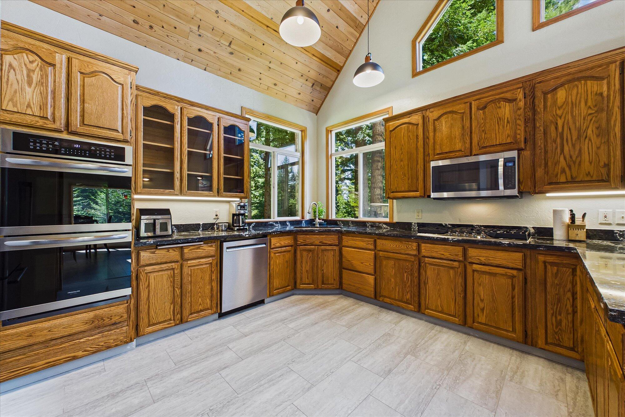 3167 Pigeon Point Road Eureka, CA 95503 - Photo 13 of 62 Gallery Image 13
