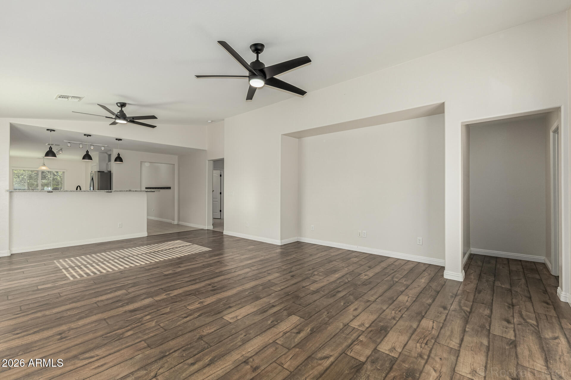 2177 East Gillcrest Road Gilbert, AZ 85298 - Photo 4 of 41 Great room w/ entertainment space