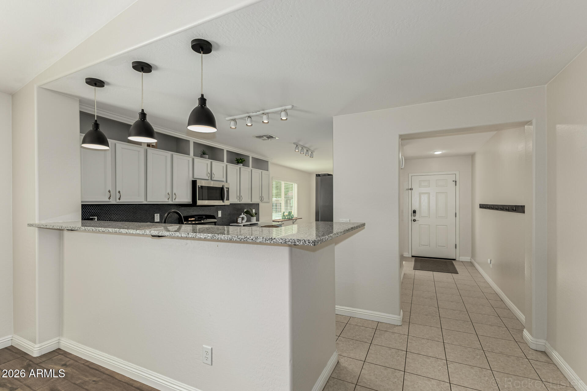 2177 East Gillcrest Road Gilbert, AZ 85298 - Photo 5 of 41 Entry way & entry