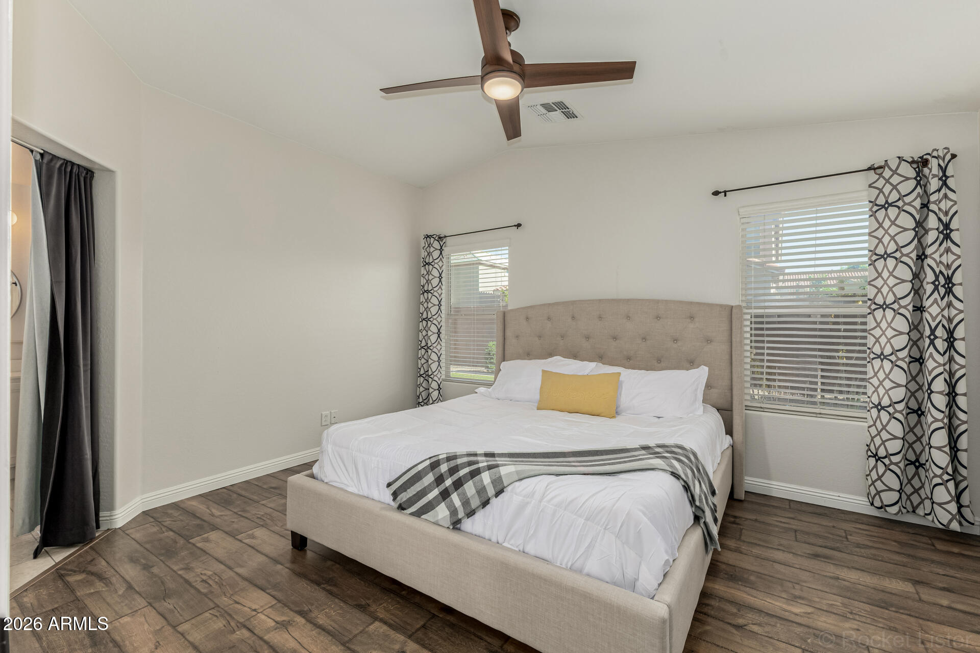 2177 East Gillcrest Road Gilbert, AZ 85298 - Photo 9 of 41 Primary bedroom w/ vaulted ceilings