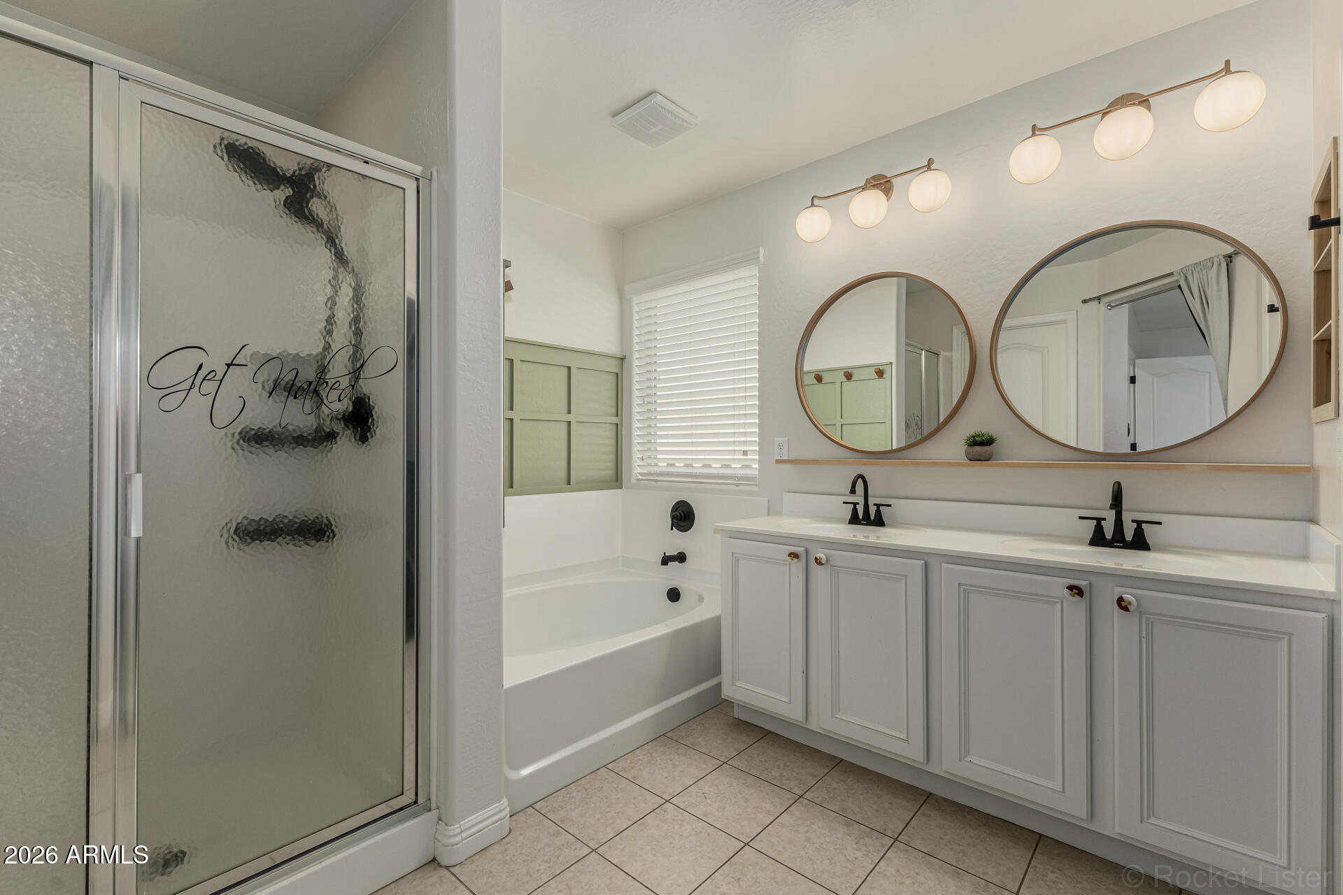 2177 East Gillcrest Road Gilbert, AZ 85298 - Photo 10 of 41 Primary bathroom