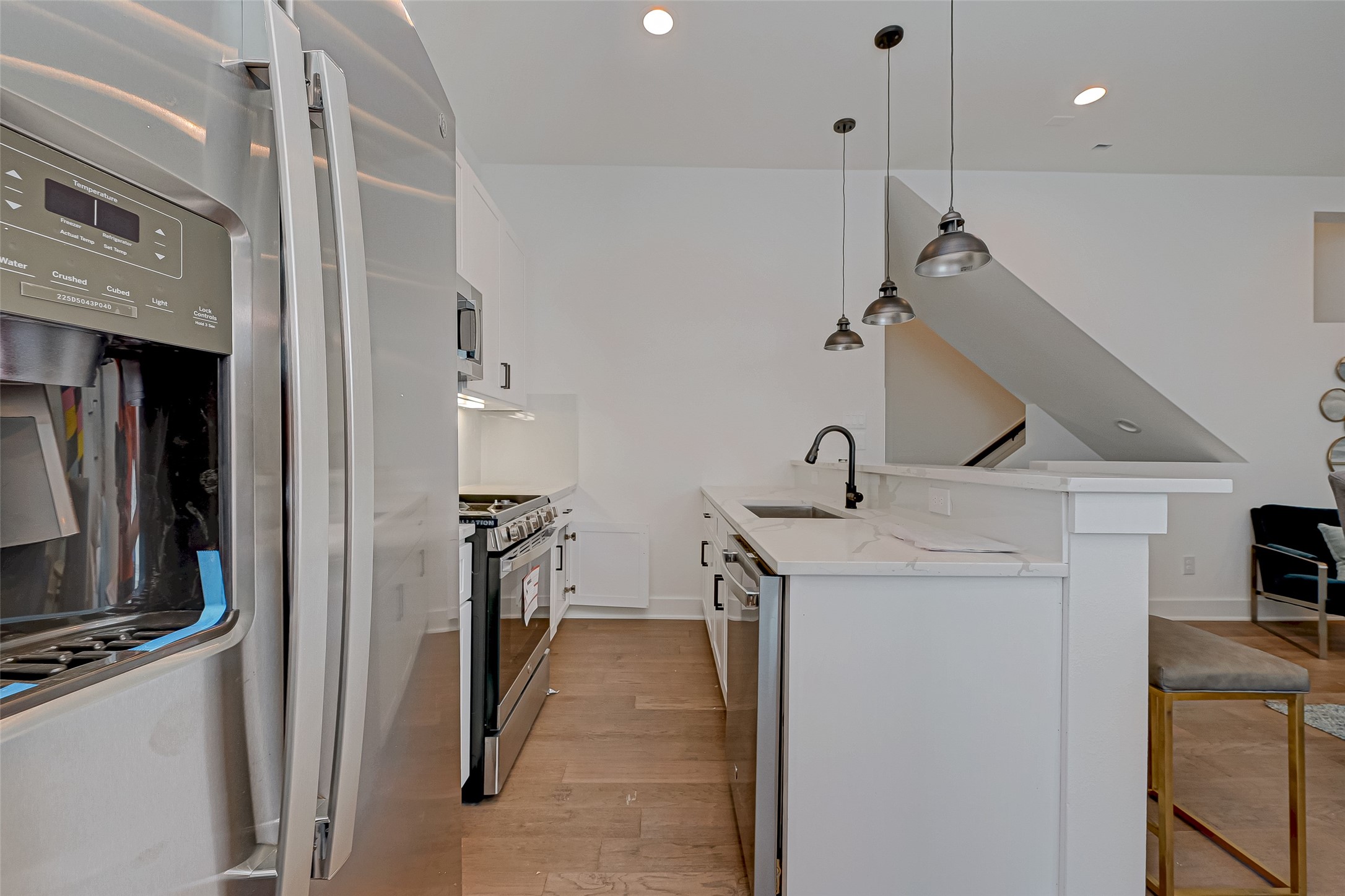 6129 West Montgomery Road Houston, TX 77091 - Photo 14 of 17 a view of a kitchen and a sink