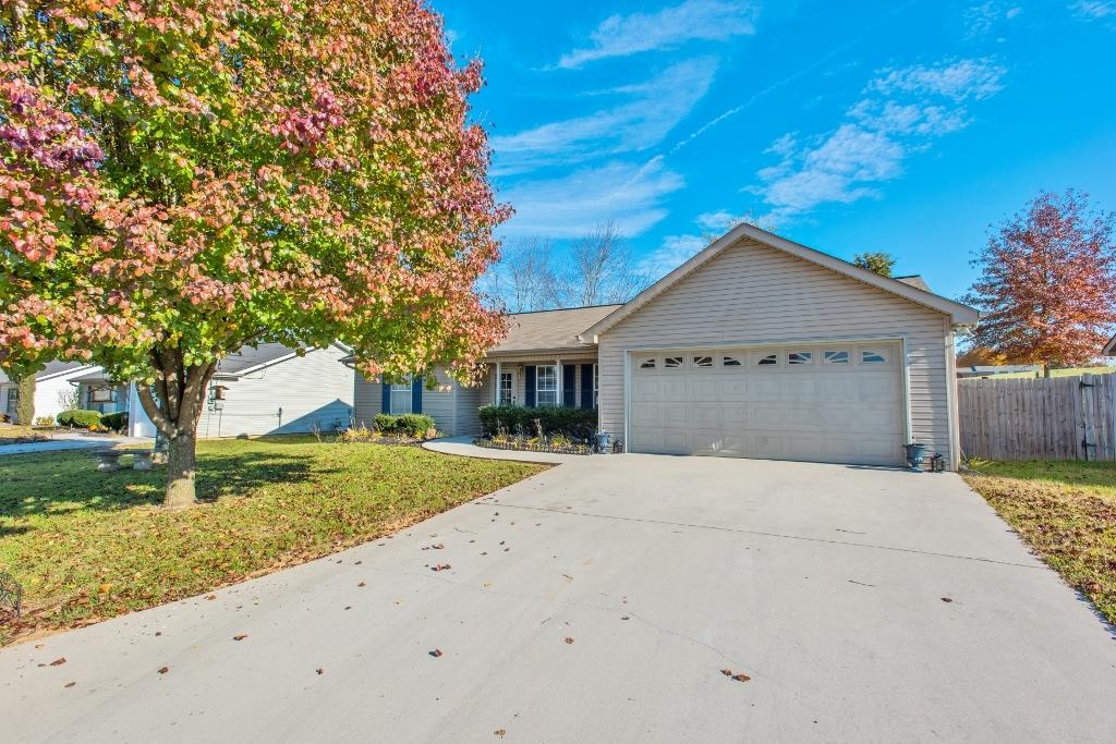 7523 Wheatmeadow Road Corryton, TN 37721 - Photo 2 of 18 Wheatmeadow-005 (1024x683)