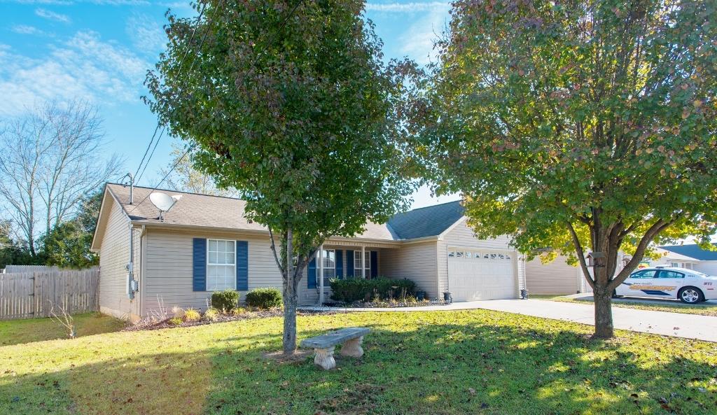 7523 Wheatmeadow Road Corryton, TN 37721 - Photo 3 of 18 Wheatmeadow-003 (1024x593)