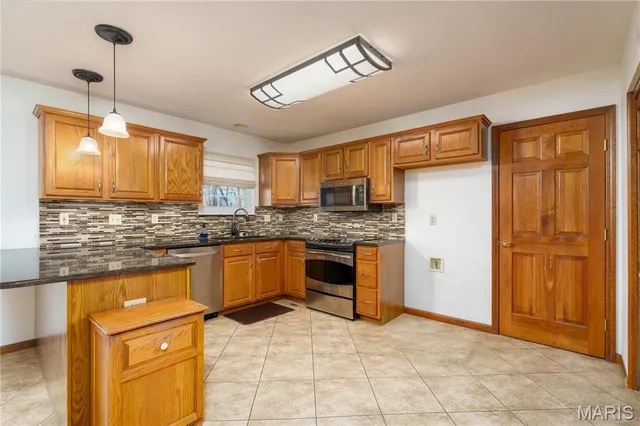 $380,000 | 19 Chelsea Road, Collinsville, IL 62234