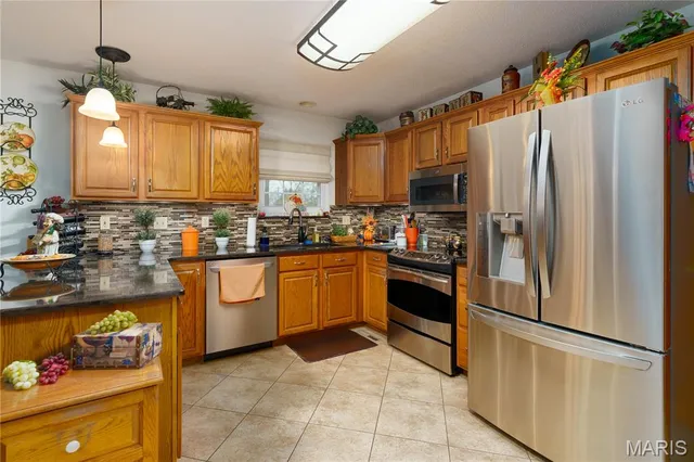 $385,000 | 19 Chelsea Road, Collinsville, IL 62234