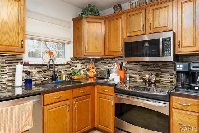 $385,000 | 19 Chelsea Road, Collinsville, IL 62234