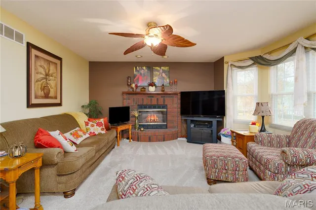 $385,000 | 19 Chelsea Road, Collinsville, IL 62234