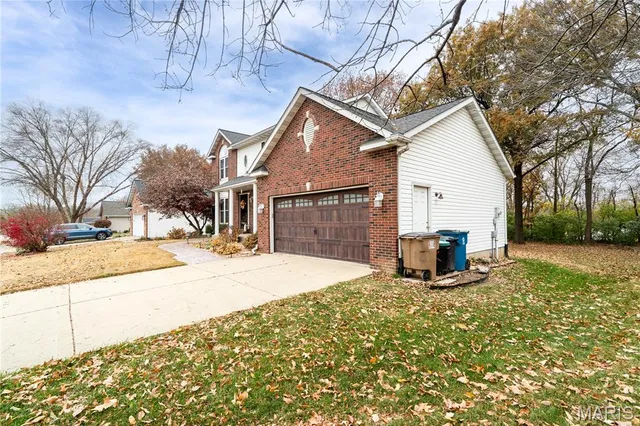 $380,000 | 19 Chelsea Road, Collinsville, IL 62234