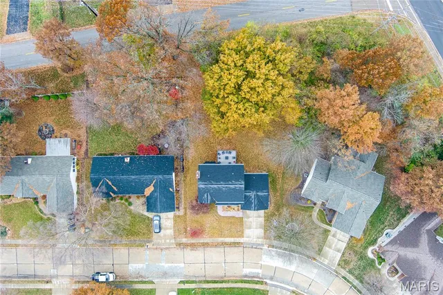 $385,000 | 19 Chelsea Road, Collinsville, IL 62234