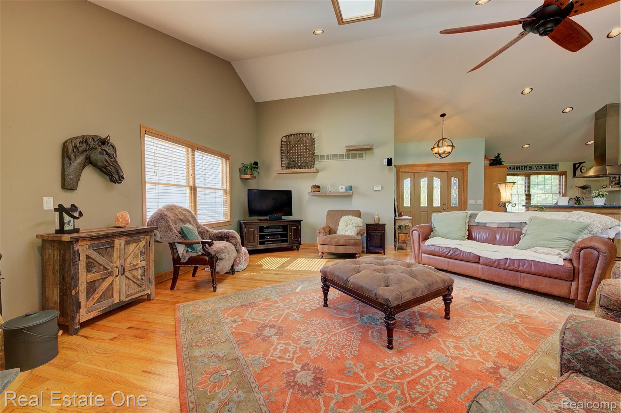 55001 Lee Road New Hudson, MI 48165 - Photo 13 of 51 Great Room