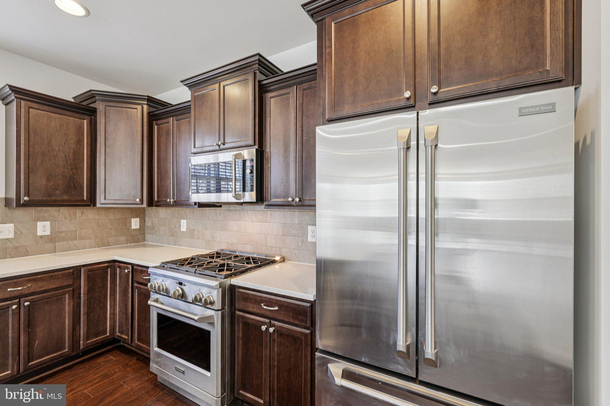 10807 Timber View Way Columbia, MD 21044 - Photo 18 of 72 Stainless Steel Appliances