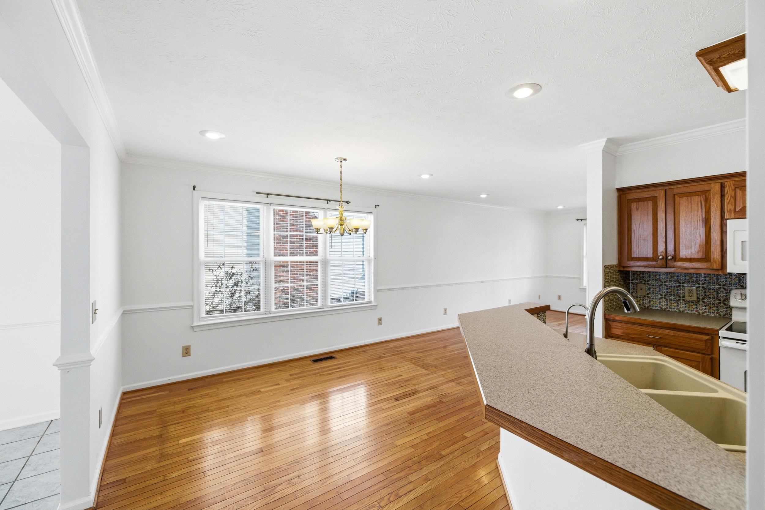 620 Mason Street Dayton, VA 22821 - Photo 4 of 75