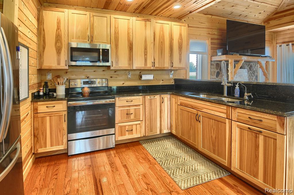 4431 Gosline Road Marlette, MI 48453 - Photo 10 of 67