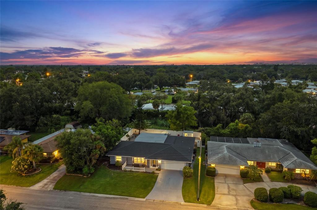4214 Tee Road Sarasota, FL 34235 - Photo 10 of 93 Gallery Image 10