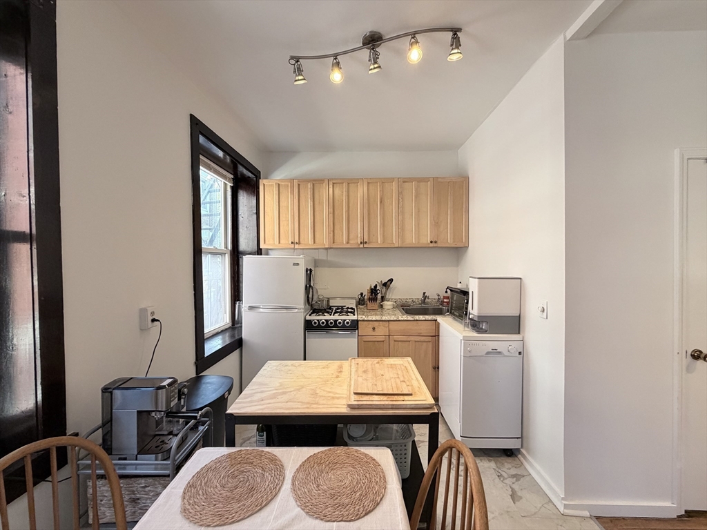 11 Unity Street, Unit 4 Boston, MA 02113 - Photo 7 of 22