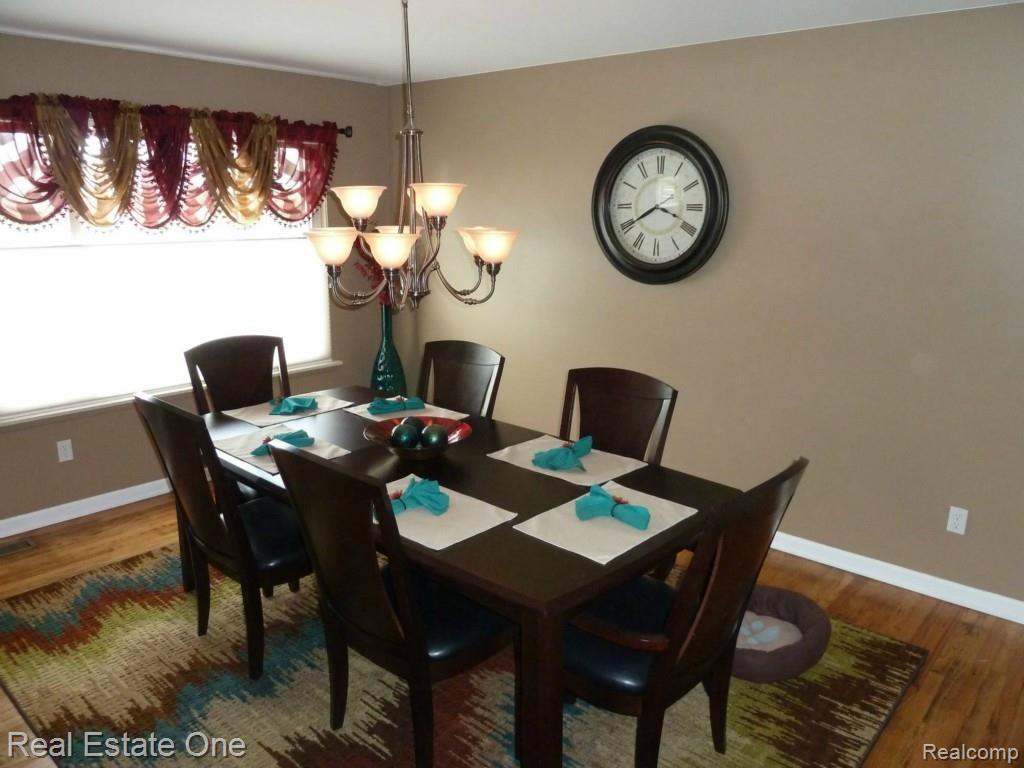 13686 Martin Road Warren, MI 48088 - Photo 7 of 19 P1090481.jpg