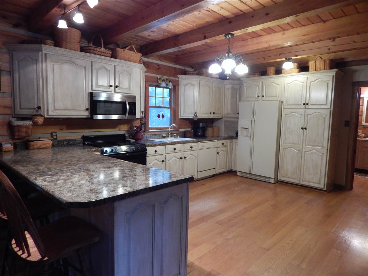 526 North Lowder Road Bloomfield, IN 47424 - Photo 2 of 33