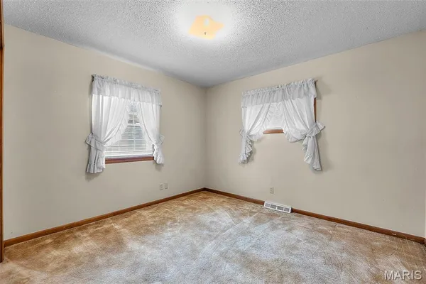 $194,500 | 215 Missouri Avenue, Sikeston, MO 63801