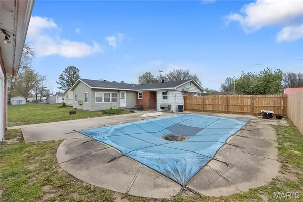 $194,500 | 215 Missouri Avenue, Sikeston, MO 63801