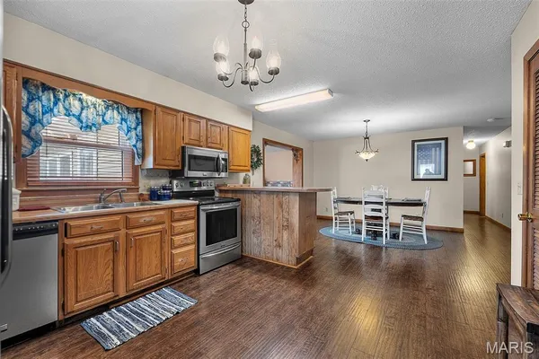 $194,500 | 215 Missouri Avenue, Sikeston, MO 63801