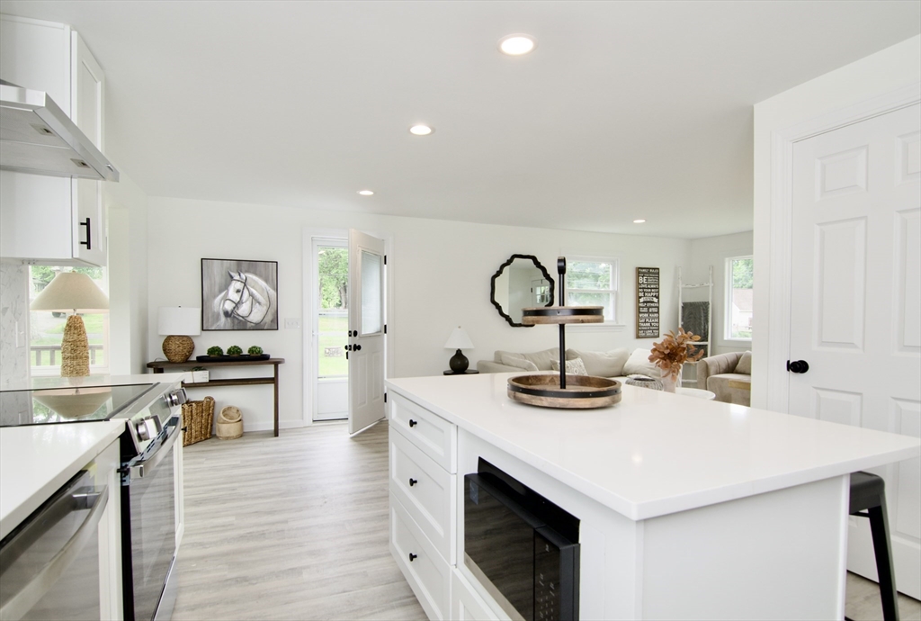 464 Poole Street Ludlow, MA 01056 - Photo 9 of 40