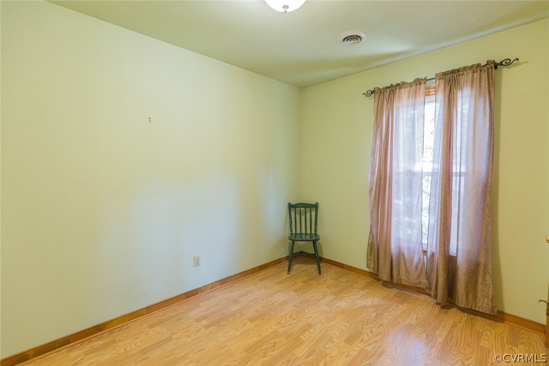 6202 Husting Road Chesterfield, VA 23832 - Photo 25 of 50 an empty room with a window