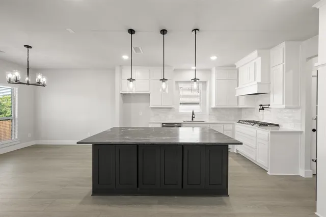 $751,803 | 609 South Hidden Lks Drive, DeSoto, TX 75115