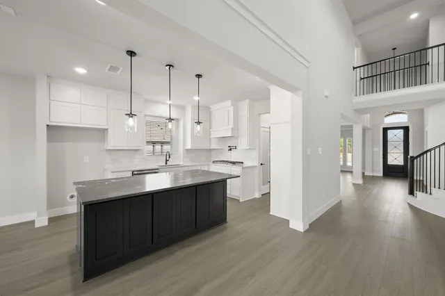 $751,803 | 609 South Hidden Lks Drive, DeSoto, TX 75115