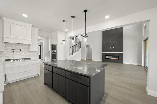 $751,803 | 609 South Hidden Lks Drive, DeSoto, TX 75115