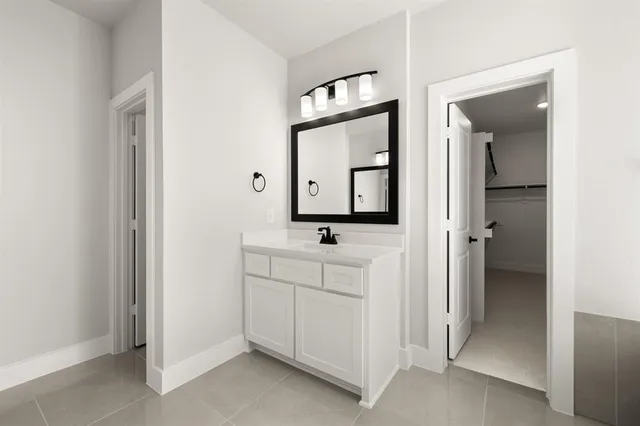 $751,803 | 609 South Hidden Lks Drive, DeSoto, TX 75115