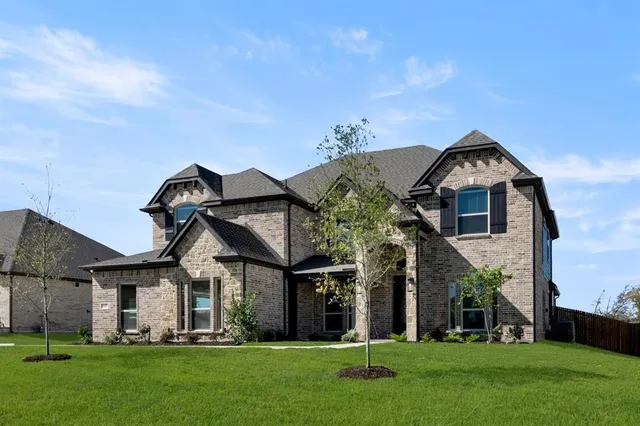 $751,803 | 609 South Hidden Lks Drive, DeSoto, TX 75115