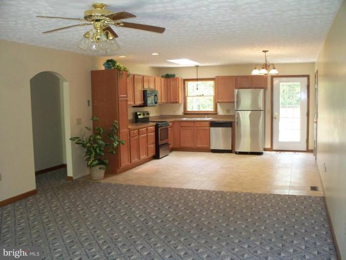 94 Canal Road Falling Waters, WV 25419 - Photo 8 of 29 Kitchen/Dining Room