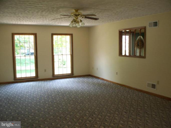 94 Canal Road Falling Waters, WV 25419 - Photo 9 of 29 Living Room