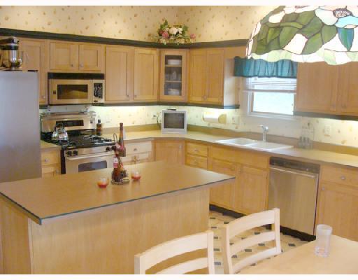 14 Cooper Road Venetia, PA 15367 - Photo 3 of 18 Kitchen.