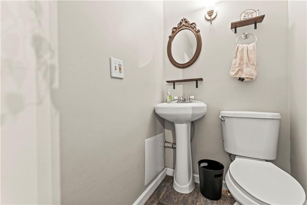 860 East McMurray Road Venetia, PA 15367 - Photo 16 of 37
