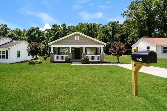 $1,640 | 2834 Edwards Street, Winston-Salem, NC 27127