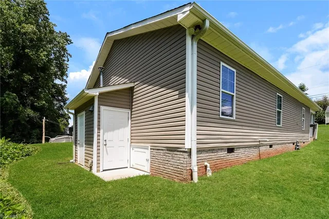 $1,640 | 2834 Edwards Street, Winston-Salem, NC 27127