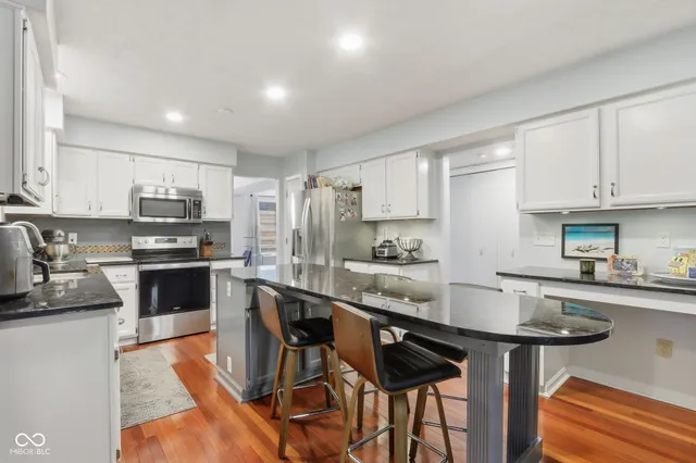 $385,000 | 11526 Crescent Court, Indianapolis, IN 46236