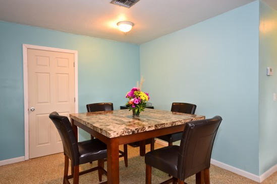 328 Mid Pines Road Palm Springs, FL 33461 - Photo 3 of 10 Dining Area