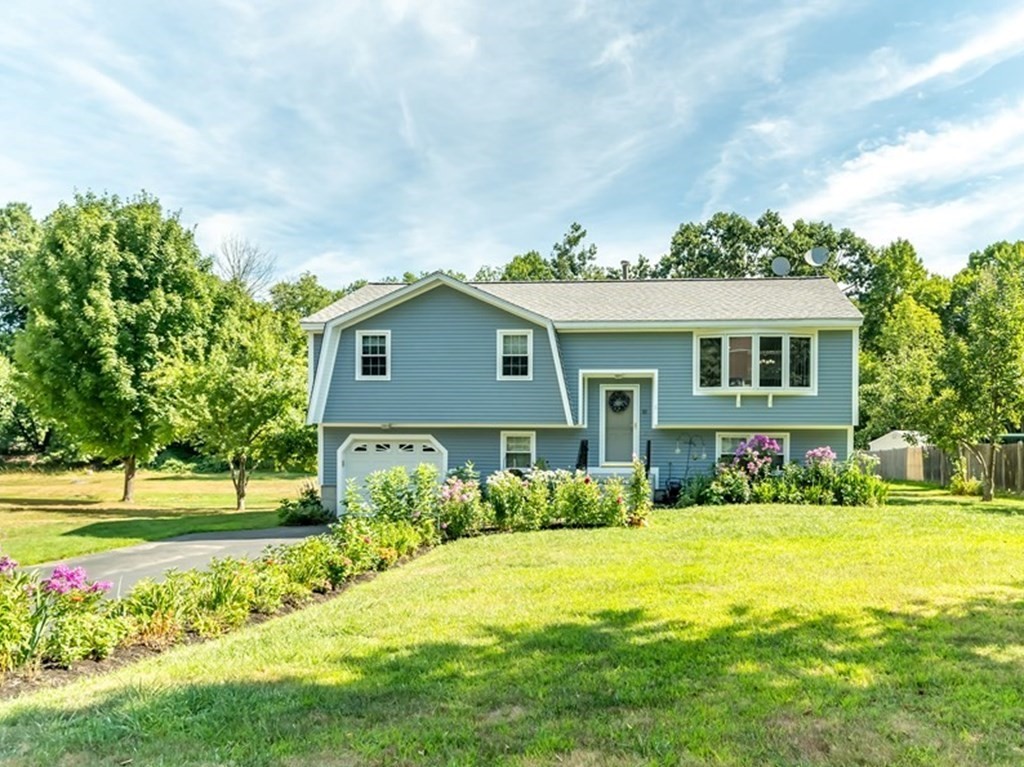 93 Rolling Ridge Lane Methuen, MA 01844 - Photo 1 of 28 Gallery Image 1